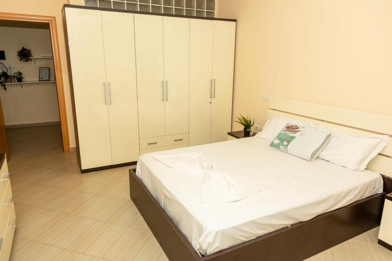 Bay Inn Apartment Sea Front فلورا المظهر الخارجي الصورة