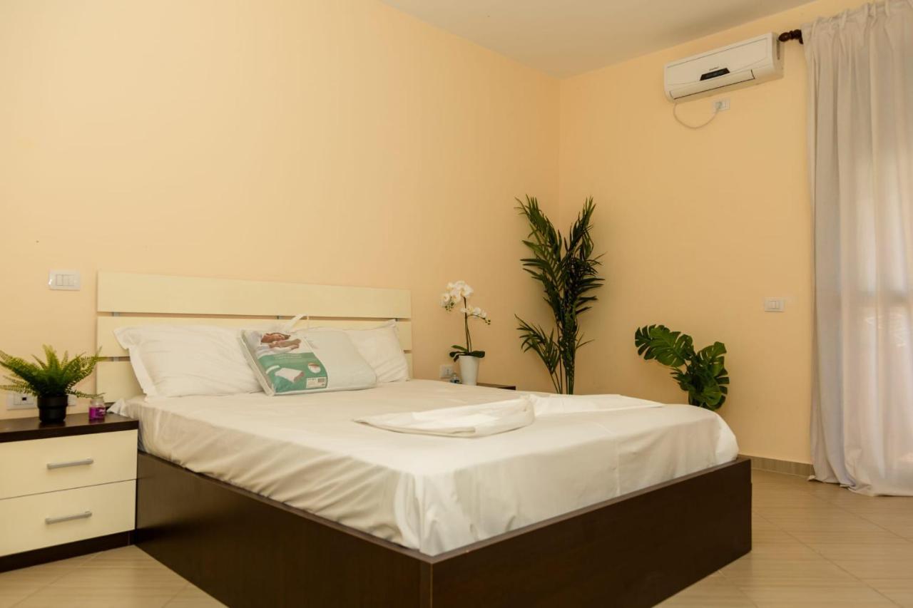 Bay Inn Apartment Sea Front فلورا المظهر الخارجي الصورة