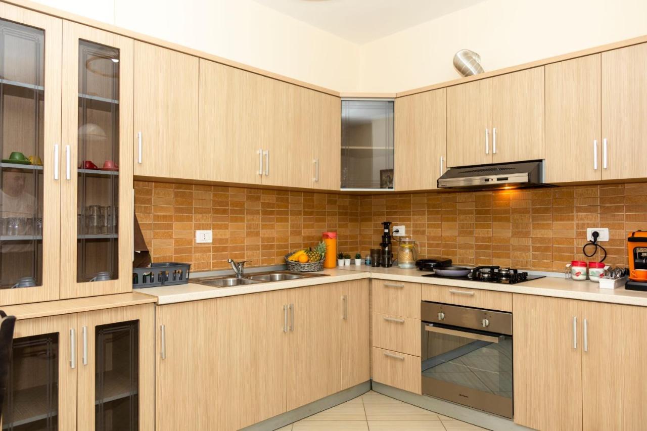 Bay Inn Apartment Sea Front فلورا المظهر الخارجي الصورة